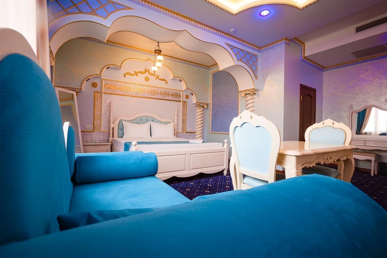 Salut Hotel Almaty Bagian luar foto