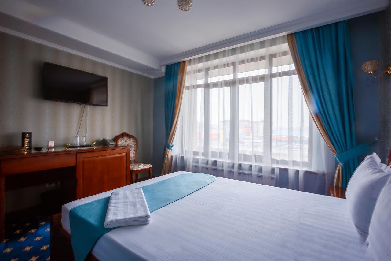 Salut Hotel Almaty Bagian luar foto